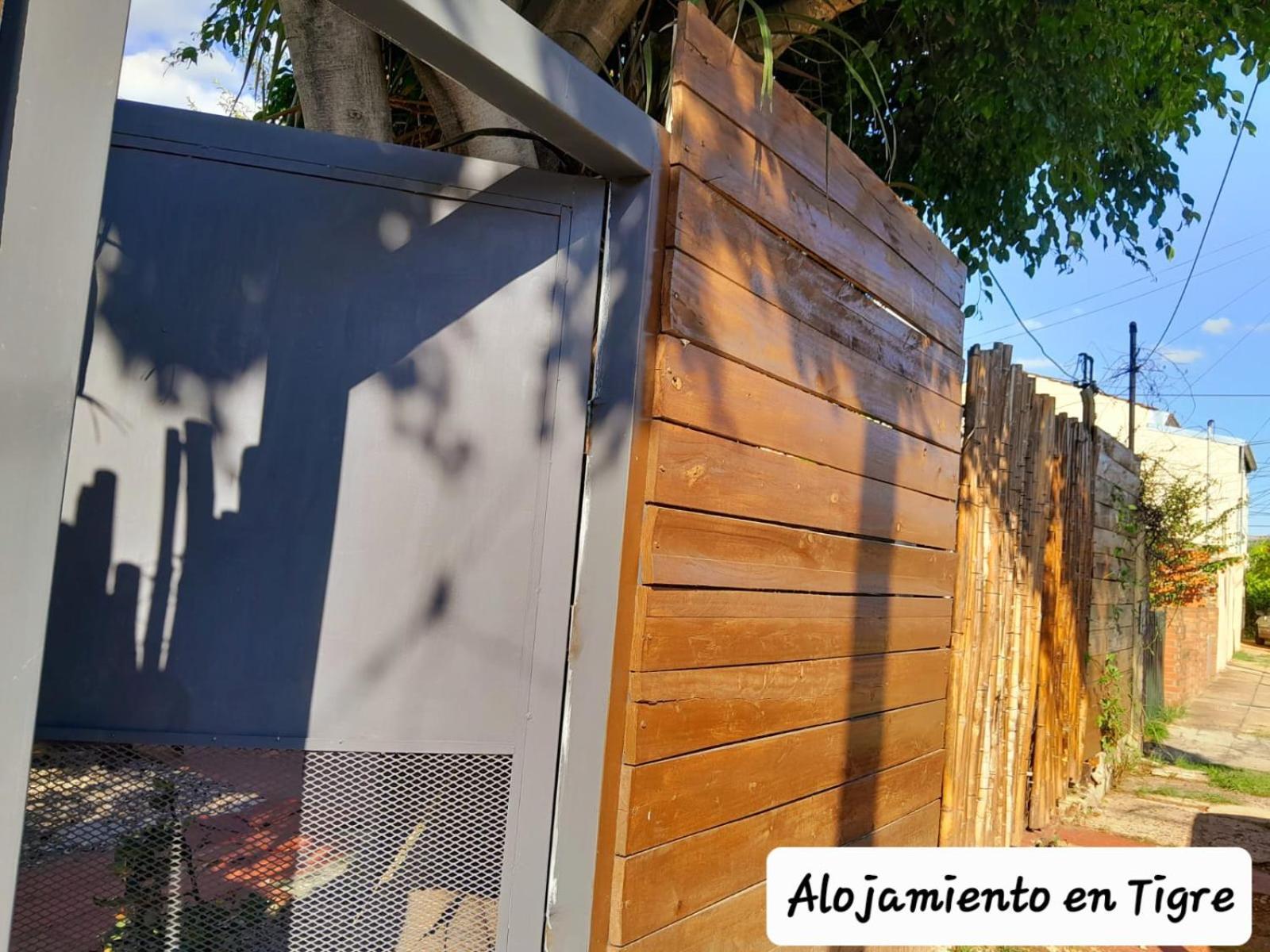 Alojamiento En Tigre Buenos Aires Hotel Ngoại thất bức ảnh